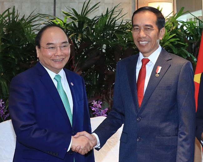 Nhận lời mời của Tổng thống Indonesia Joko Widodo, Thủ tướng Chính phủ Nguyễn Xuân Phúc và Đoàn cấp cao Việt Nam tham dự Cuộc gặp các nhà Lãnh đạo ASEAN, nhân dịp Hội nghị thường niên Quỹ Tiền tệ Quốc tế, Ngân hàng Thế giới, tại thành phố Bali, Indonesia; thăm làm việc tại Indonesia từ 11 đến 12/10/2018 (Thời sự sáng 11/10/2018)